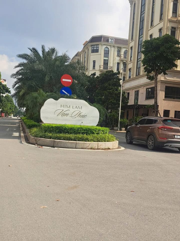 Nhà phố Him Lam Vạn Phúc 50m² giá 17 tỷ - Kinh doanh đắc địa!