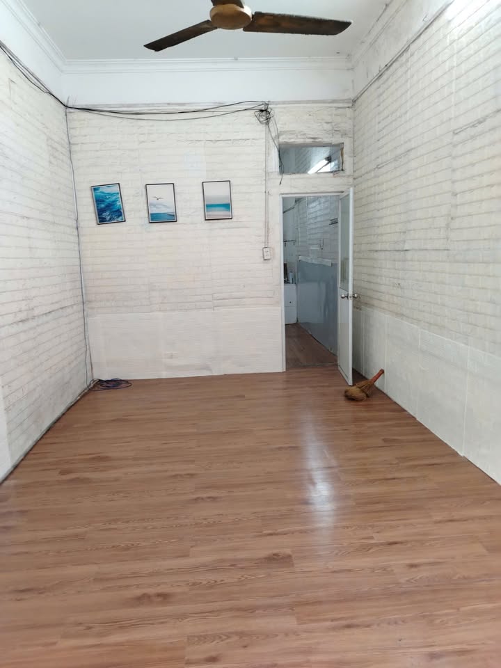 Nhà nguyên căn cho thuê tại ngõ 164 Khương Trung, Thanh Xuân 40m² giá 9 triệu - Kinh doanh thuận lợi!