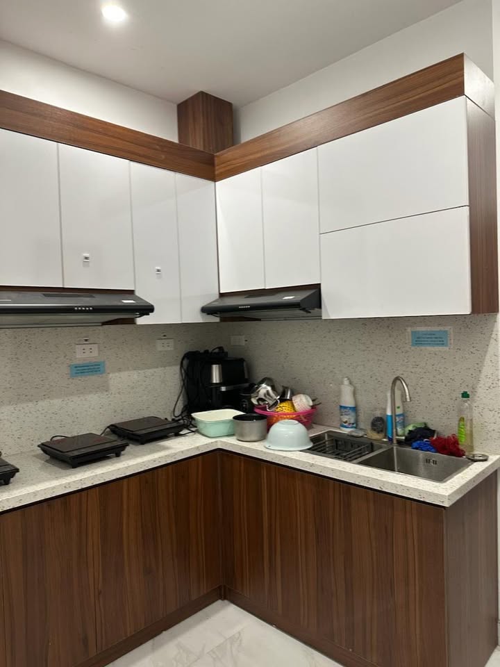 Nhà phố mặt tiền Phan Đình Giót, Long Biên, 65m² giá 15 tỷ - Đầy đủ công năng sử dụng!