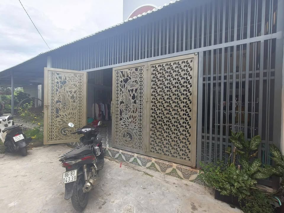 Nhà lầu lửng đường Lương Văn Năm, Phan Thiết 147m² giá 2.4 tỷ - Sẵn sàng vào ở!