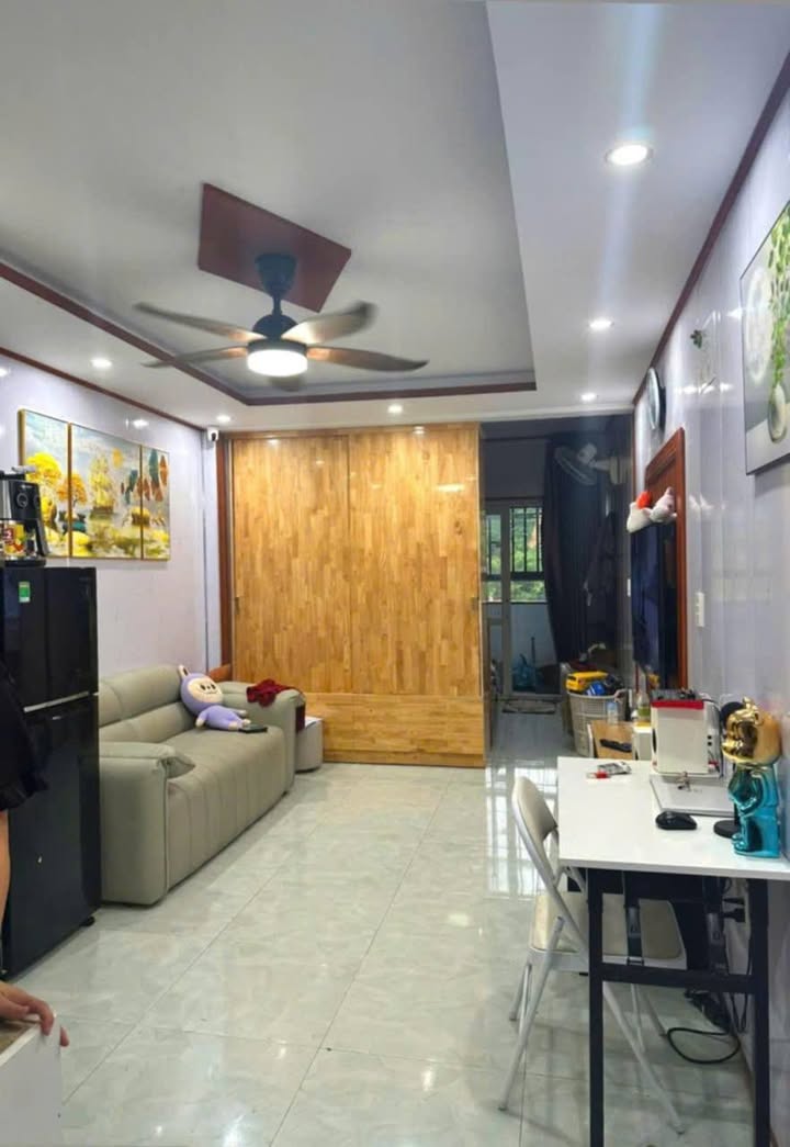 Căn hộ E2 Chung cư Hòa Khánh 33m² giá 8xx triệu - Full nội thất cơ bản!