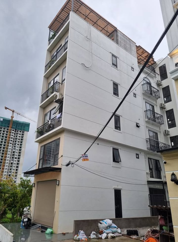 Nhà 5 tầng mới xây tại Trâu Quỳ, 160m² giá 6 tỷ - Đầu tư sinh lời ngay!