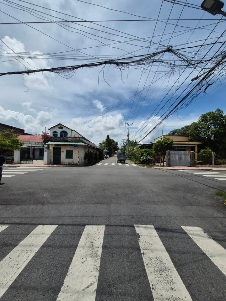 Bán nhà phố Hiệp Bình, Tây Ninh 184.8m² giá 2.2 tỷ - Vị trí đẹp thuận tiện kinh doanh!