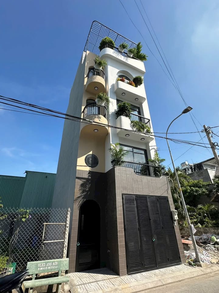 Nhà phố mặt tiền Thạnh Lộc 37, 55m² giá 7.1 tỷ - Kinh doanh thuận lợi!