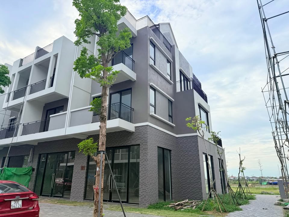 Shophouse THE CAMPUS - Eco Central Park 120m² giá 9 tỷ - Căn góc thoáng mát, kinh doanh đắc địa!