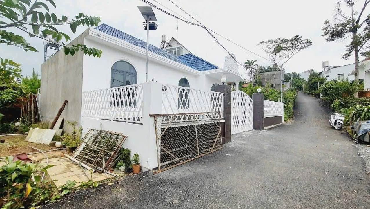 Nhà riêng Hẻm 93 Hà Giang, Bảo Lộc 224m² giá 4.8 tỷ - Full nội thất sang trọng!