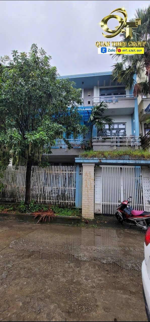 Nhà 3 tầng mặt tiền Kiểm Huệ, TP Huế giá 15 triệu - Kinh doanh lý tưởng!