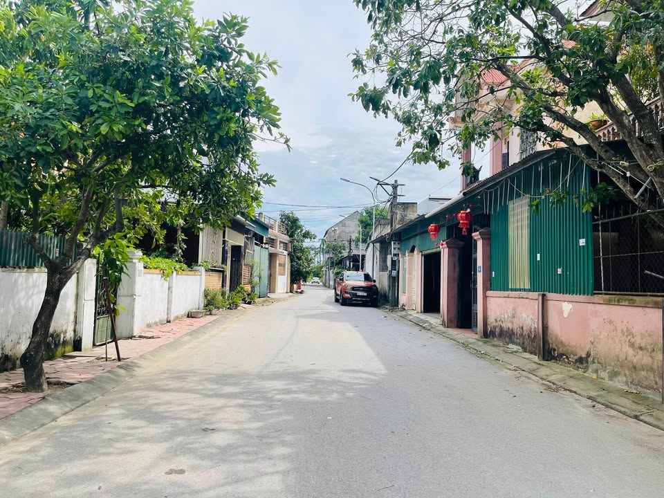 Đất đấu giá Trung Nghĩa, Đông Vĩnh 85m² giá 3.8 tỷ - Vị trí đẹp, dân cư đông đúc!