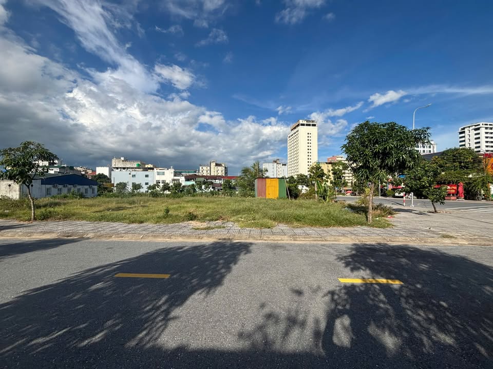 Bán lô đất 2 mặt tiền biển Cửa Lò 531.2m² giá 37 tỷ - Vị trí đắc địa cho đầu tư kinh doanh!