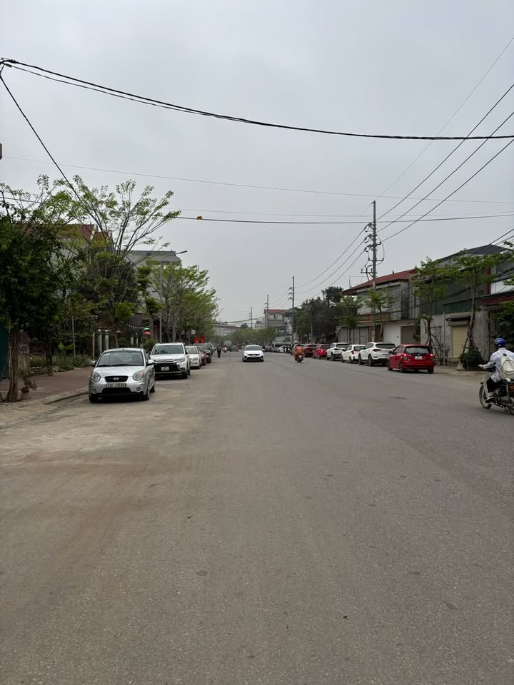 Đất nền Thạch Thất 97m² giá 7 tỷ - Vị trí sầm uất khu CNC Hoà Lạc!