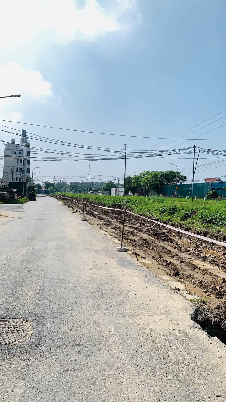 Đất dịch vụ Song Phương 127m² giá chỉ 10 triệu - Cơ hội tách thửa tuyệt vời!