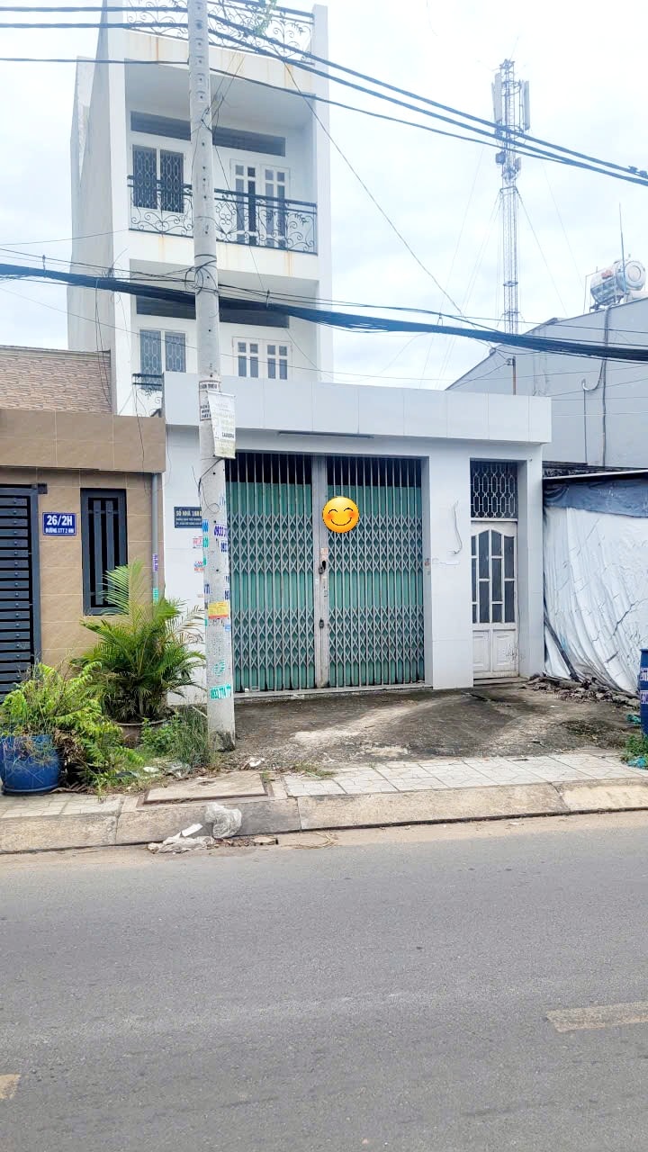 Nhà nguyên căn 2 lầu mặt tiền đường Xuân Thới Thượng 80m² giá 6 triệu - Phù hợp cho gia đình và văn phòng!