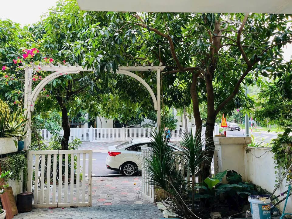 Cho thuê nhà liền kề KDC Senturia Vườn Lài Q12 - 20 triệu/tháng, nội thất cao cấp!