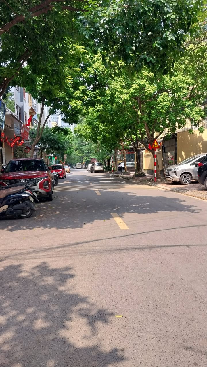 Nhà phố Nguyễn Đổng Chi 40m² giá 9 tỷ - Khu vực tiện ích tuyệt vời!