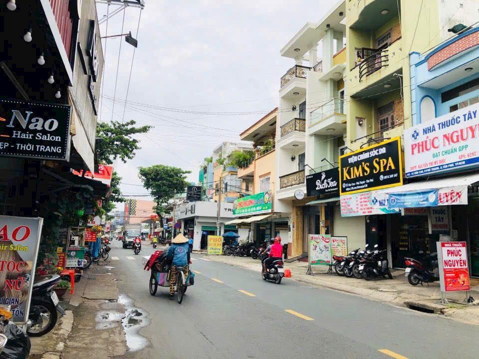 FrontHouse mặt tiền đường Nguyễn Xuân Khoát, Tân Phú 185m² - Kinh doanh sầm uất!