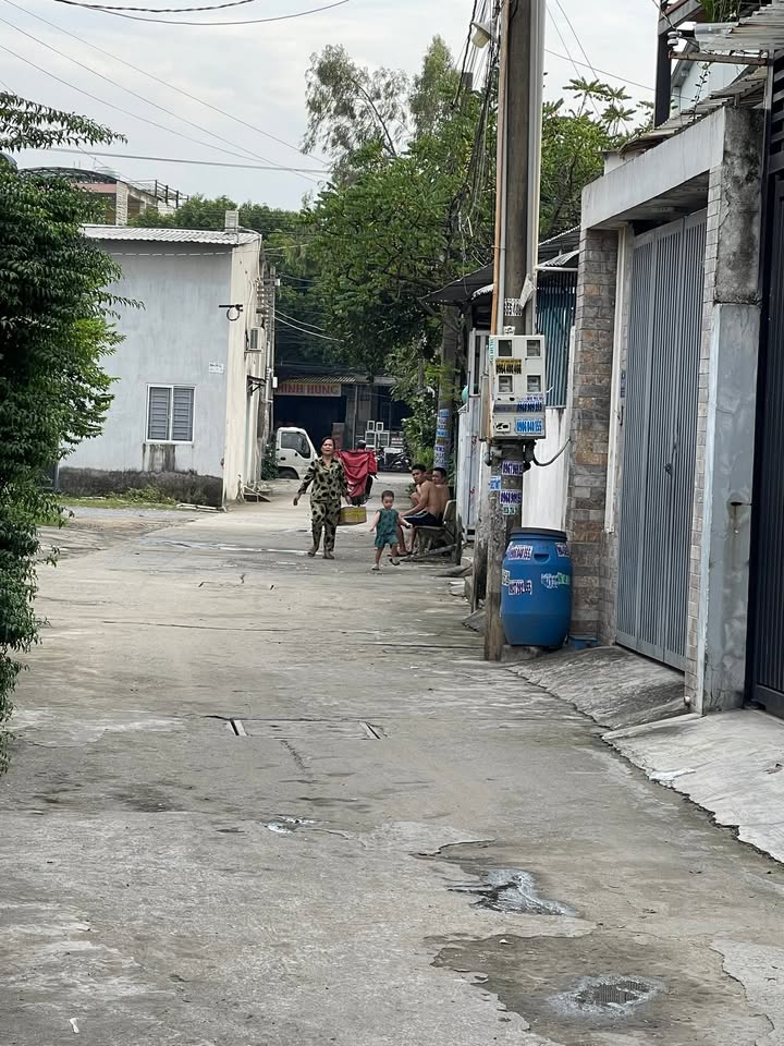 Nhà nguyên căn Dĩ An 2 phòng ngủ giá 5.5 triệu - Tiện ích đầy đủ, chính chủ cho thuê!