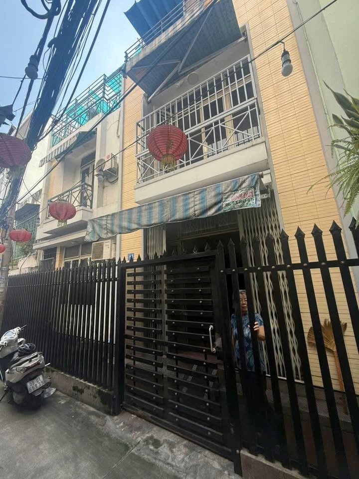 Nhà phố Bùi Viện, Q.1 - 4 tầng, 7PN, 8WC - Khai thác Airbnb 50 triệu/tháng chỉ 9.3 tỷ!