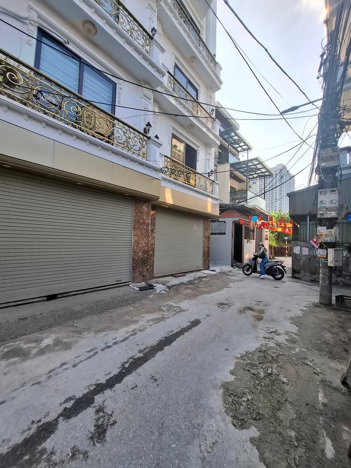 Nhà 6 tầng đường Trần Phú, Hoàng Mai, 48m² - Kinh doanh sầm uất với thang máy nhập khẩu!