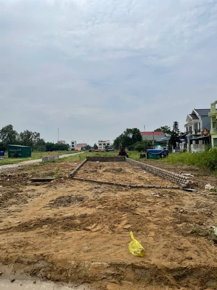 Đất hai mặt tiền Hoàng Hoa Thám, 109m² giá 2 tỷ - Đầu tư sinh lời ngay!