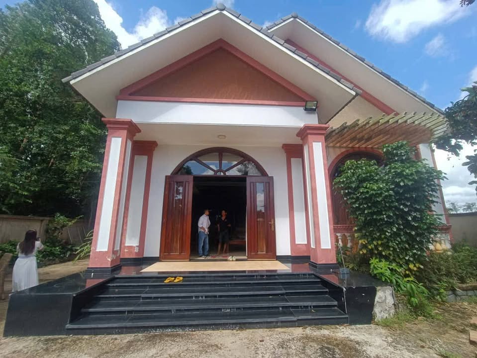 Biệt thự vườn Cửa Cạn 2000m² giá 13 triệu - Nội thất đầy đủ, sẵn sàng cho thuê!