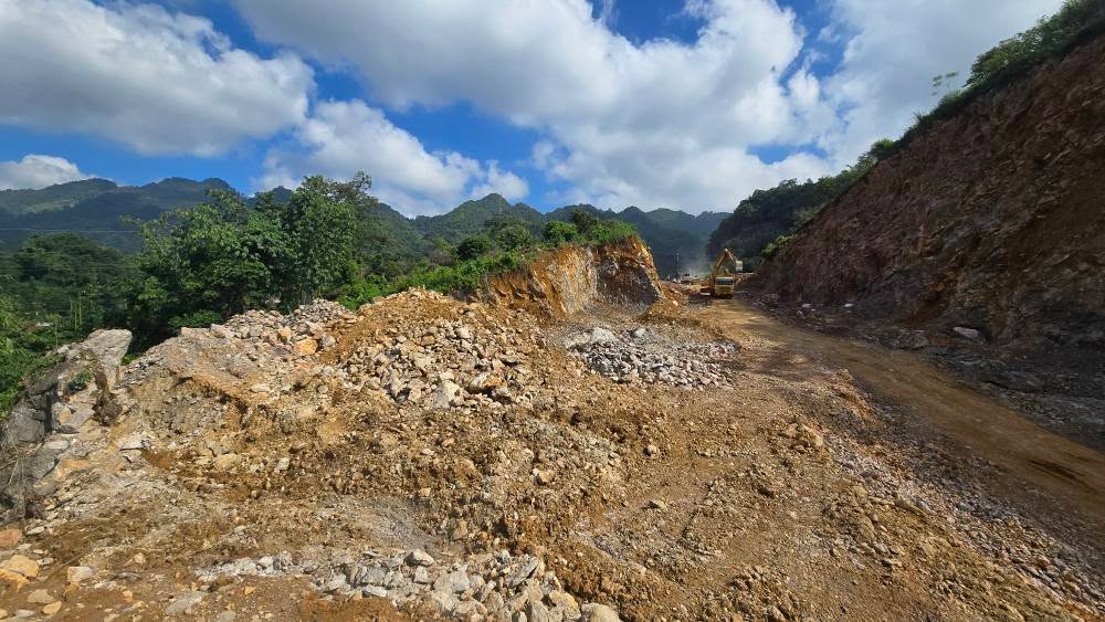 Đất mặt tiền đường 31m Mộc Châu 1.001m² giá chỉ 300 triệu - Tiềm năng đầu tư cực lớn!