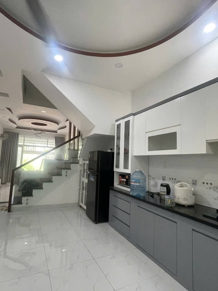 Nhà lầu mặt nhựa 4m Chánh Mỹ Thủ Dầu Một 107m² giá 2 tỷ - Chính chủ bán gấp!