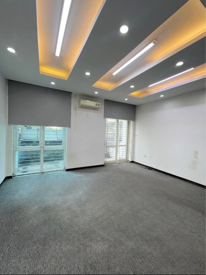 Văn phòng cho thuê 35m² Phạm Hùng, Nam Từ Liêm - Giá 5.5 triệu, đẹp và tiện nghi!