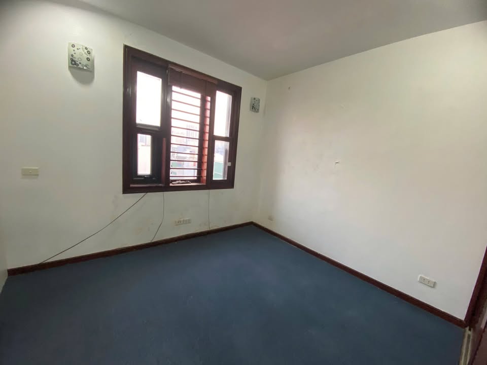 Văn phòng cho thuê tại 15A Nguyễn Khang 80m² giá 17 triệu - Không gian làm việc lý tưởng!