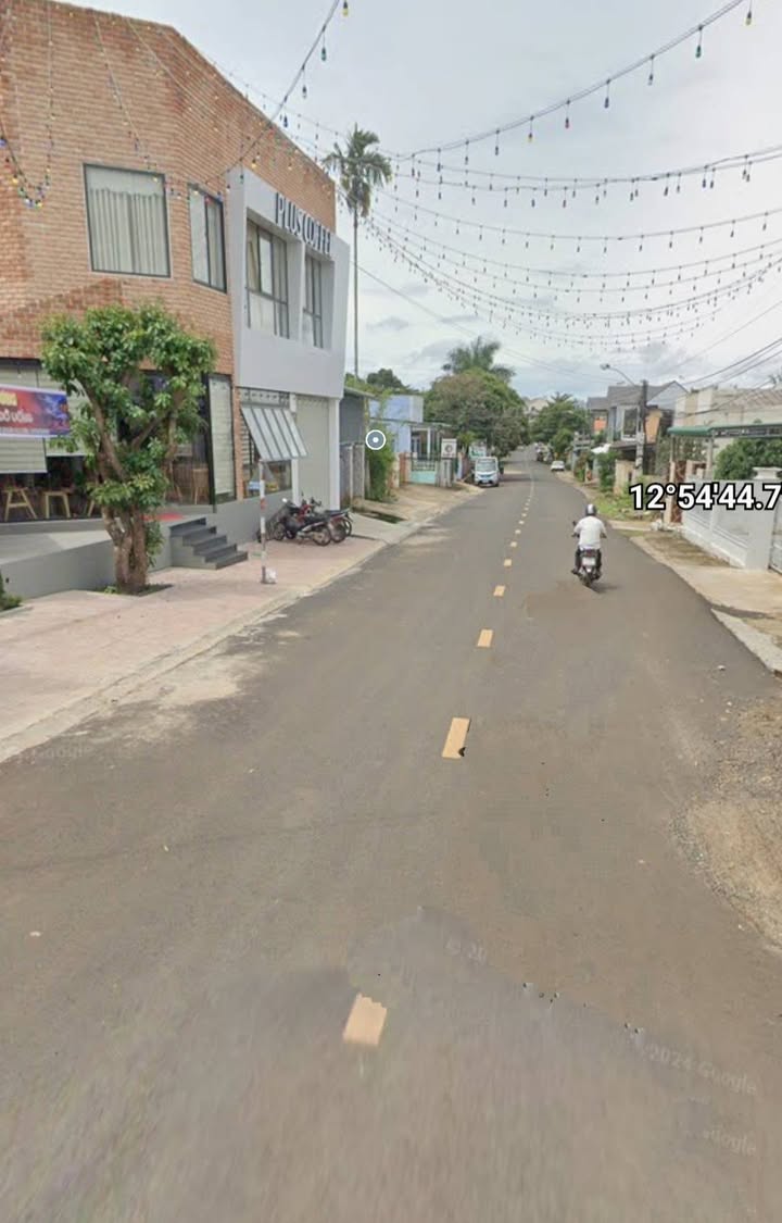 Nhà phố đường Hai Bà Trưng, Buôn Hồ, Đắk Lắk 350m² giá 9.999 tỷ - Mặt tiền đắc địa, sẵn sàng giao dịch!