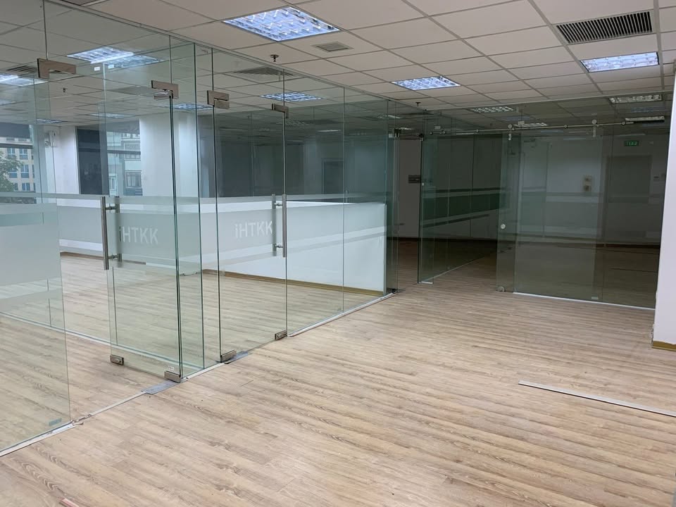 Văn phòng cho thuê tại quận Đống Đa 195m² - Vị trí đắc địa, tiện ích đầy đủ!