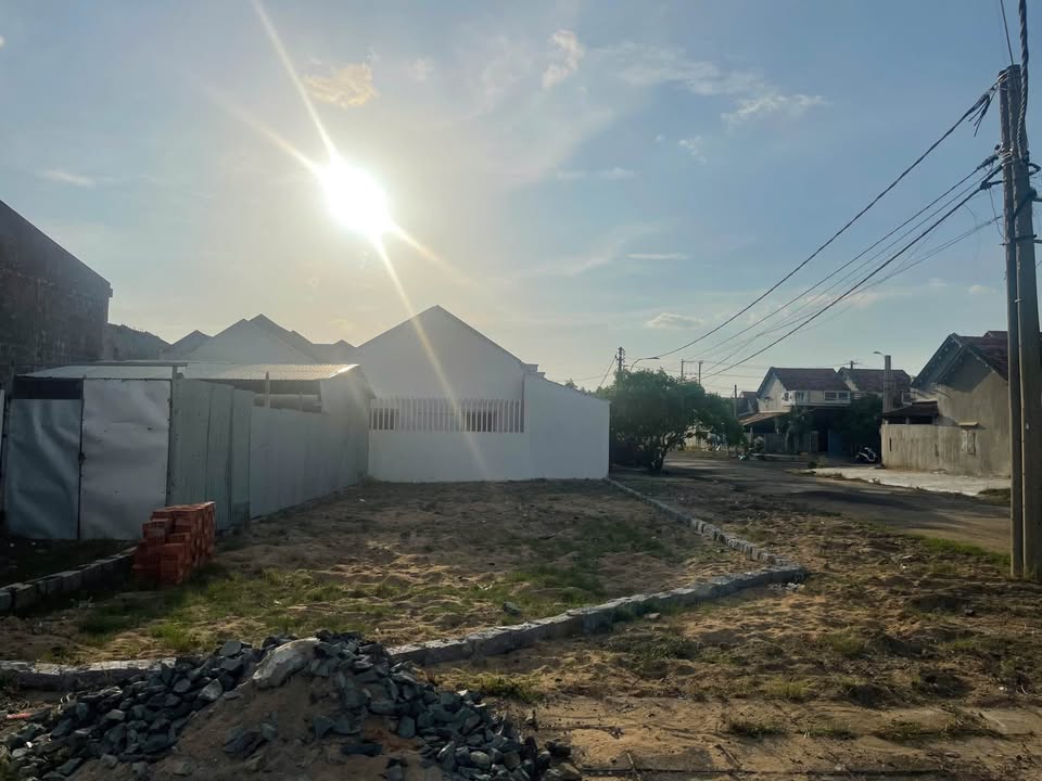 Đất nền Phú Đông, Tuy Hòa 167.5m² giá 4 tỷ - Lô góc view biển cực hiếm!