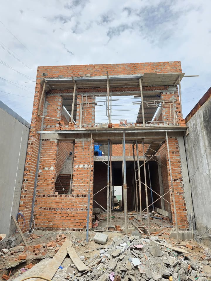 Nhà cấp 4 gác đúc 90m² tại An Phú, 2.55 tỷ - Sổ hồng riêng, gần trường học!