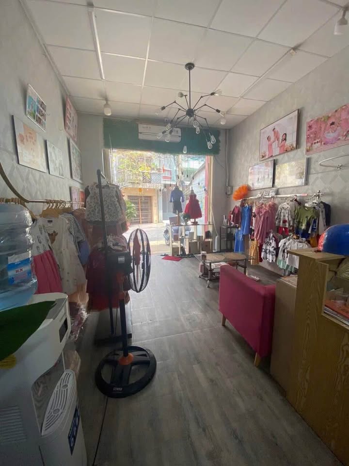 Nhà mặt tiền cho thuê tại Quận 11 - Diện tích 72m², giá 18 triệu/tháng - Kinh doanh sầm uất!