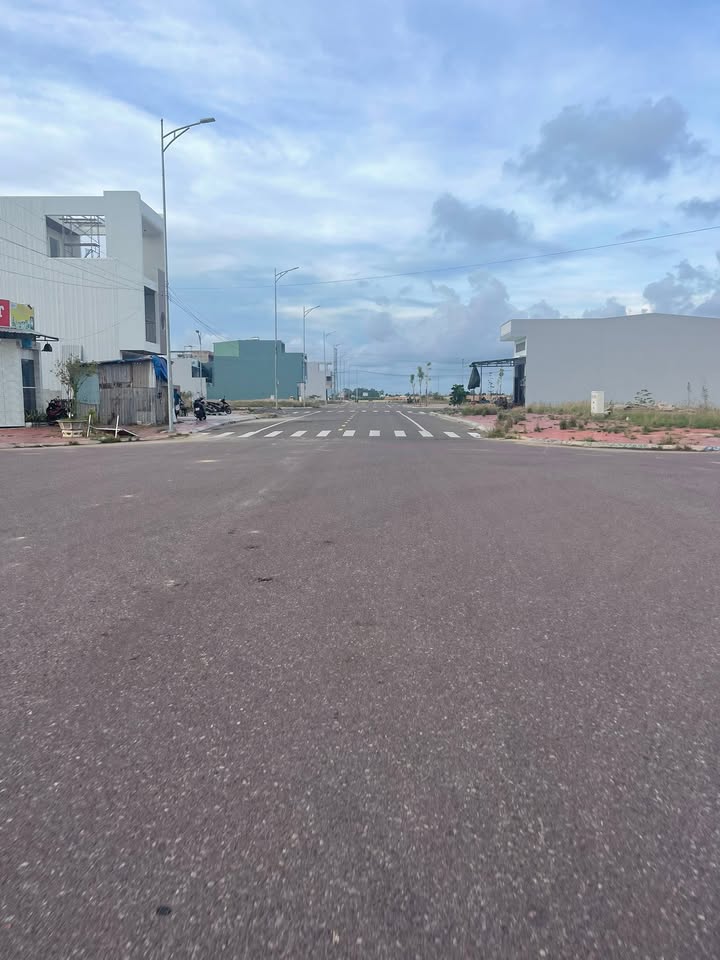 Đất ôm góc mặt tiền kinh doanh Nguyễn Diêu, Nhơn Bình 134m² giá 4 tỷ - Cơ hội đầu tư sinh lời!