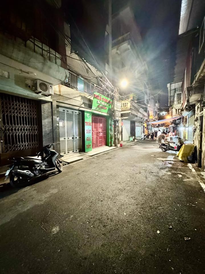 Nhà phố 5 tầng đường Giải Phóng 50m² giá 20 tỷ - Kinh doanh sầm uất, ô tô vào tận nhà!