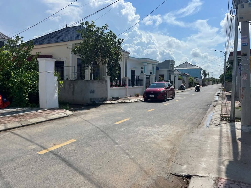 Nhà 2 tầng lô góc 179.8m² tại Kiến Minh, Hải Phòng - Chính chủ bán gấp!