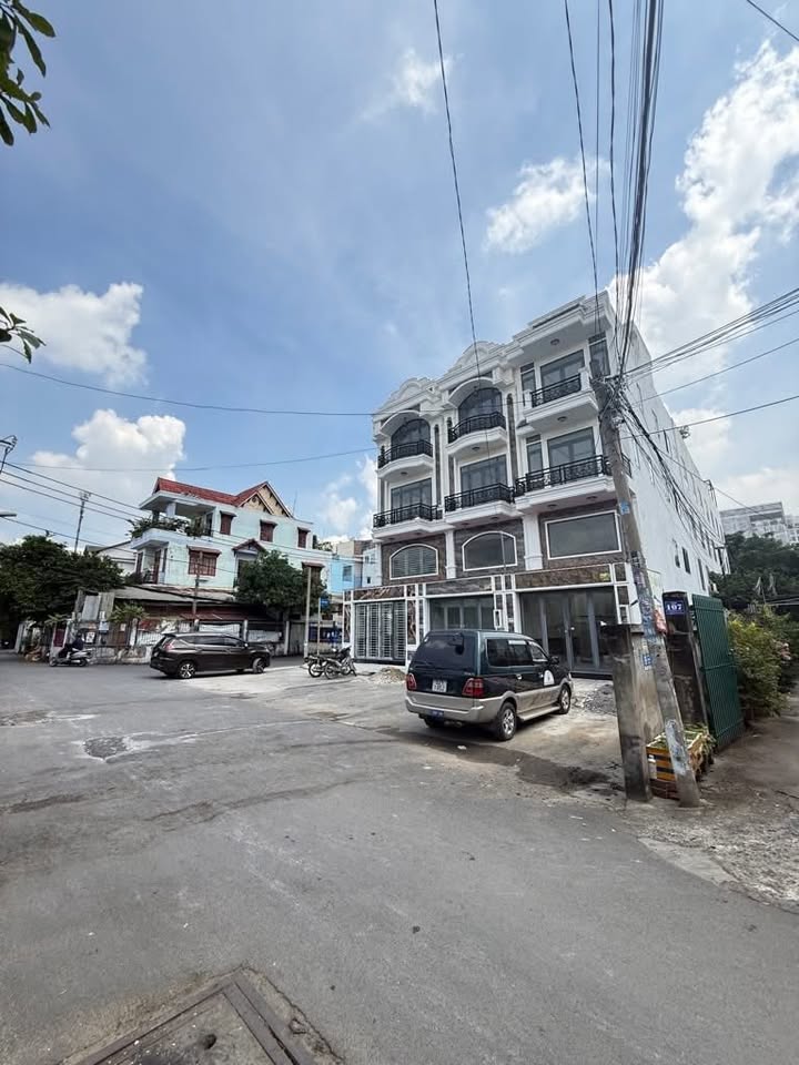 Nhà mặt tiền 1 trệt 3 lầu Hiệp Bình Chánh 240m² giá 22.9 tỷ - Cơ hội đầu tư sinh lời siêu lợi nhuận!