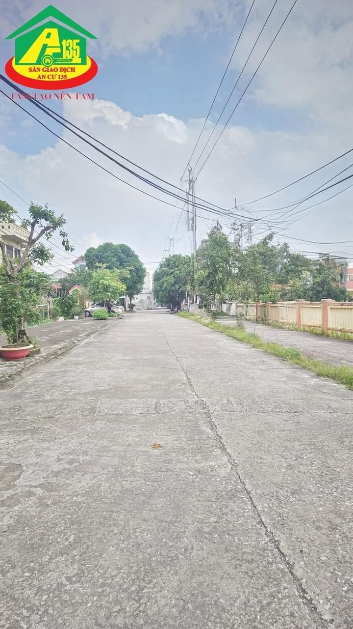 Lô đất Ninh Khánh 100m² giá thỏa thuận - Đường Hoàng Quốc Việt, vị trí trung tâm!