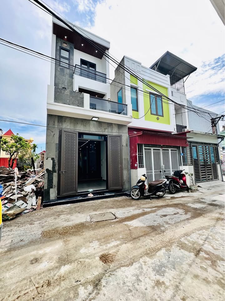 Nhà 3 tầng Quỳnh Hoàng, 62m² giá 3.35 tỷ - Ô tô đỗ cửa, chính chủ!