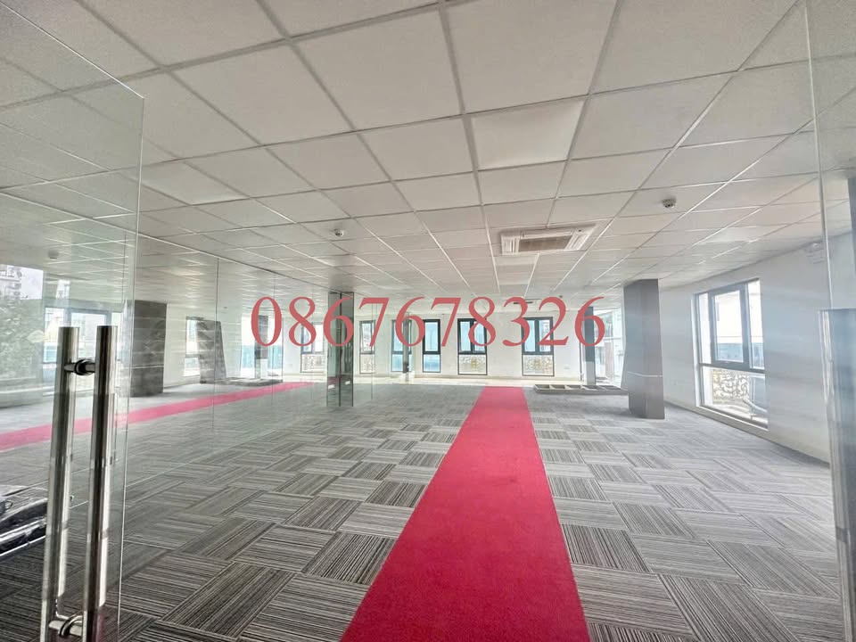 Văn phòng cho thuê cao cấp The West 300m² giá 75 triệu - Vị trí trung tâm quận Cầu Giấy!