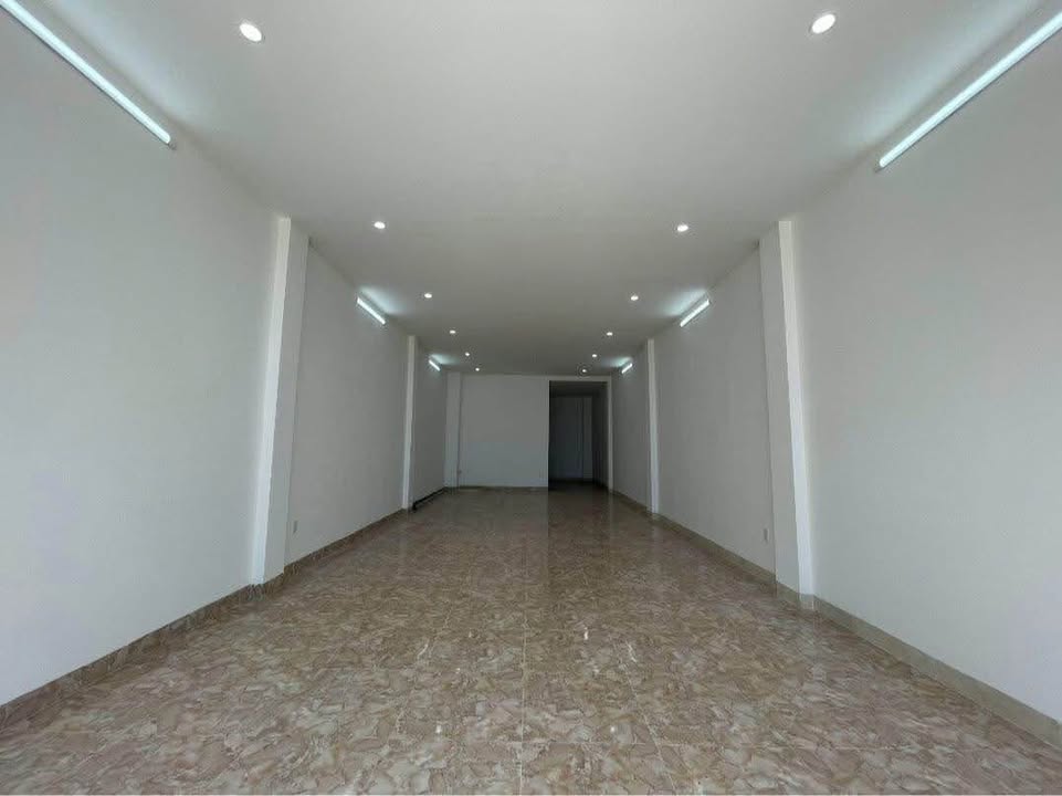 Cho thuê nhà 4 tầng mặt tiền đường Điện Biên Phủ 100m² - Phù hợp làm văn phòng, trung tâm dịch vụ!