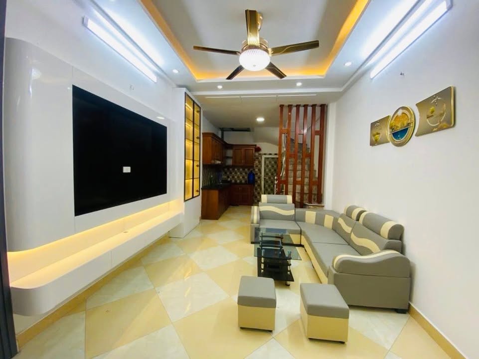 Nhà riêng đường Tây Trà, Lĩnh Nam 30m² giá 6 tỷ - Công năng hoàn hảo, sổ đỏ chính chủ!