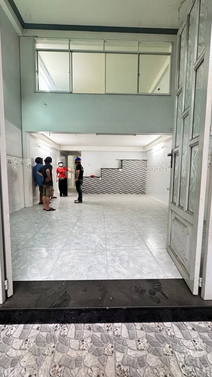 Nhà cho thuê đường Hương Lộ 2, Bình Tân 95m² giá 10 triệu - Phù hợp cho gia đình nhỏ!