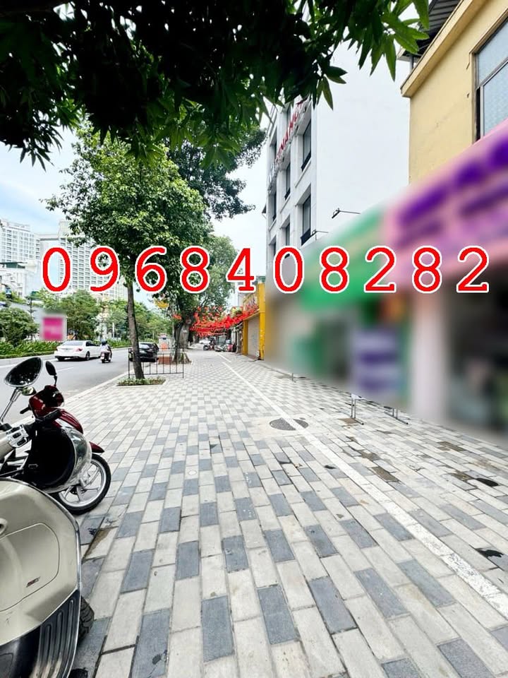 Nhà mặt phố Lạc Long Quân Tây Hồ 120m² giá 46 tỷ - Cơ hội đầu tư tuyệt vời!