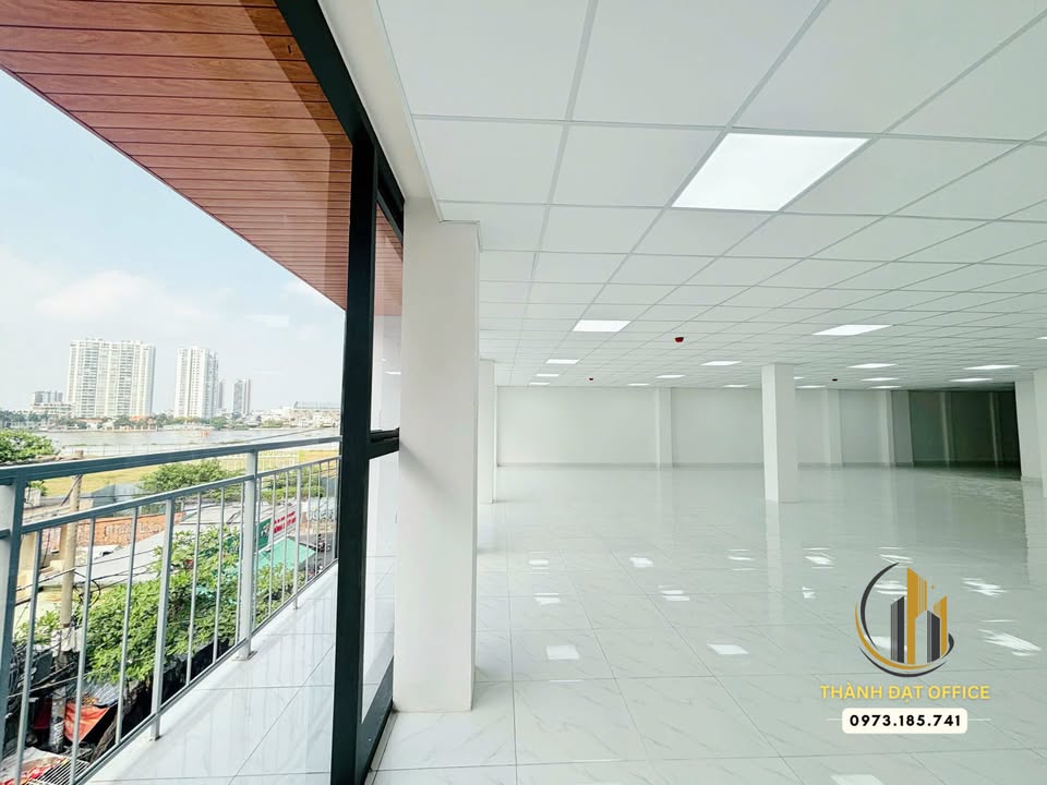 Văn phòng cho thuê tại Bình Thạnh 1100m² - Gần Metro, tiện nghi đầy đủ!