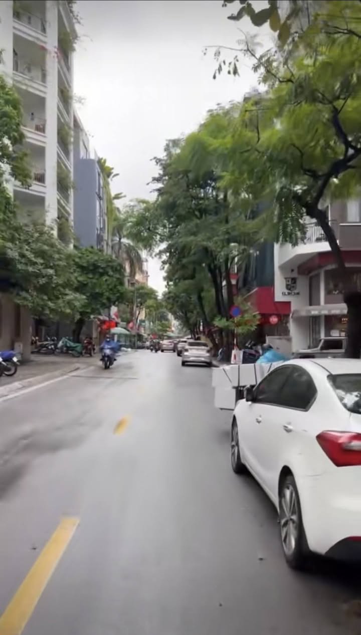 FrontHouse mặt phố Linh Lang 85m² giá thỏa thuận - Cơ hội đầu tư hiếm có!