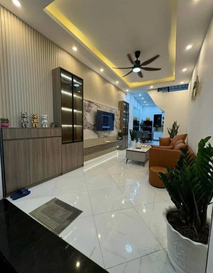 Nhà lô góc Đại Mỗ 37m² giá 7 tỷ - Ô tô đỗ cửa, 5 tầng hiện đại!