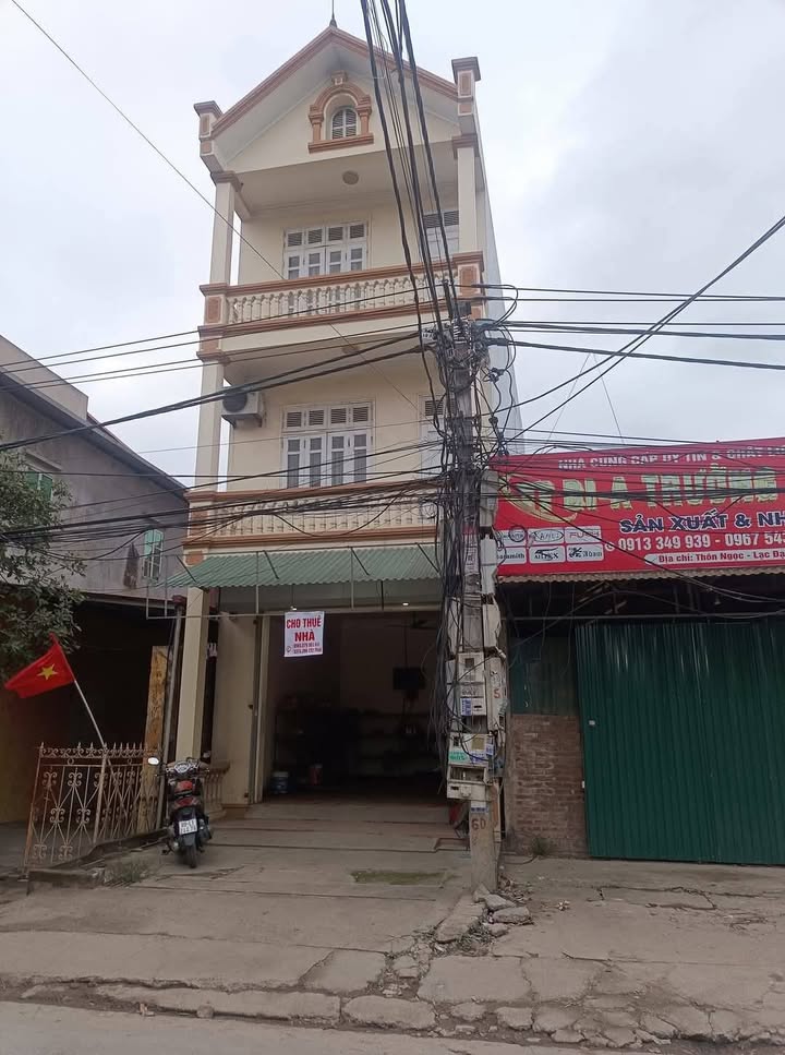 Cho thuê nhà 3 tầng thôn Ngọc, Lạc Đạo, 80m² - Mặt tiền rộng, kinh doanh tốt!