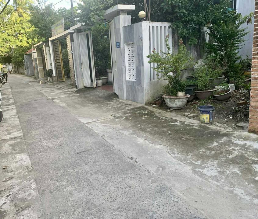 Lô đất kiệt ô tô 6m 242 Tô Hiệu, 65m² giá chỉ 2.8 tỷ - Vị trí đắc địa!