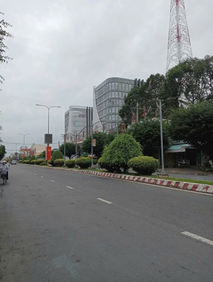 Nhà mặt tiền đường Phạm Thái Bường, 298m² giá 15 tỷ - Cơ hội vàng cho đầu tư!